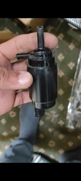 Автомобильный насос омывателя лобового стекла — фото 1 из 2