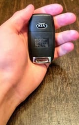 Ключ Kia Sorento UM с 2015 года выкидной с чипом 6F-60 — фото 2 из 2