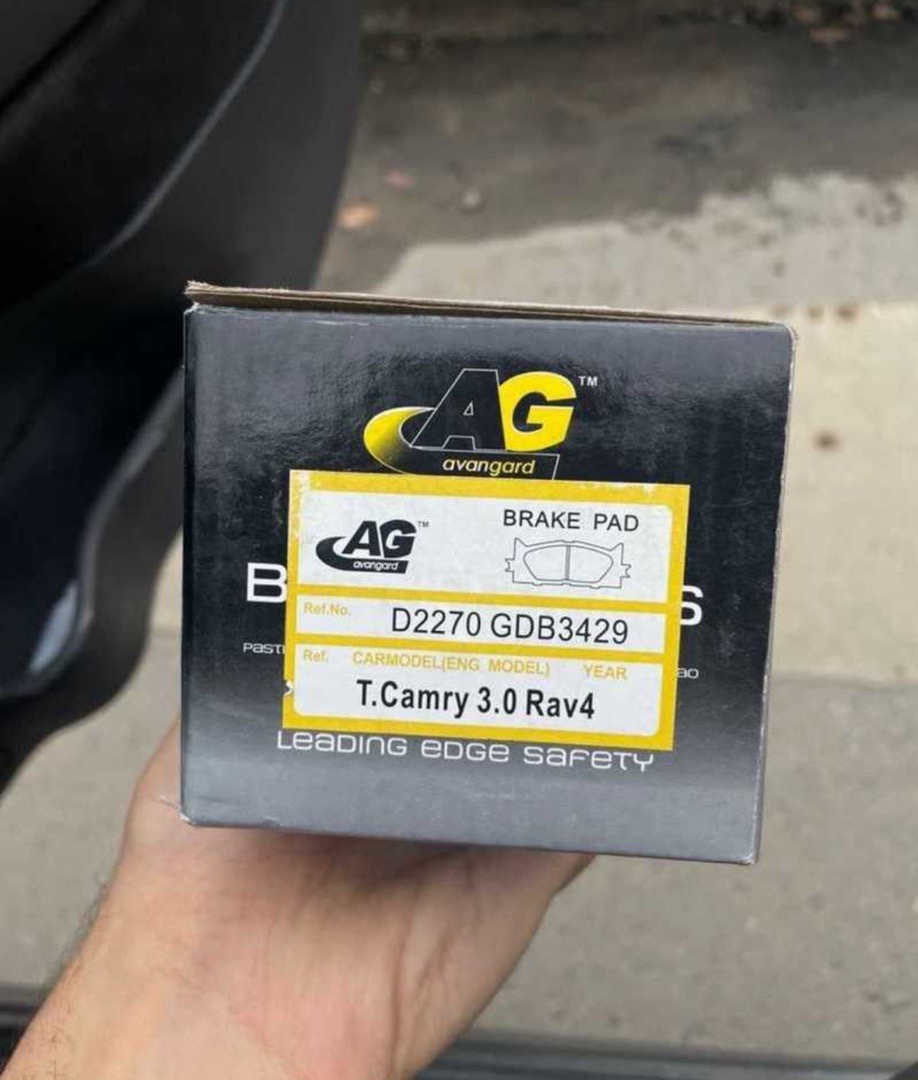 Передние тормозные колодки от Toyota Camry, Душанбе