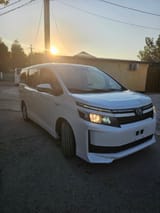 Toyota Voxy 2014 — фото 3 из 13