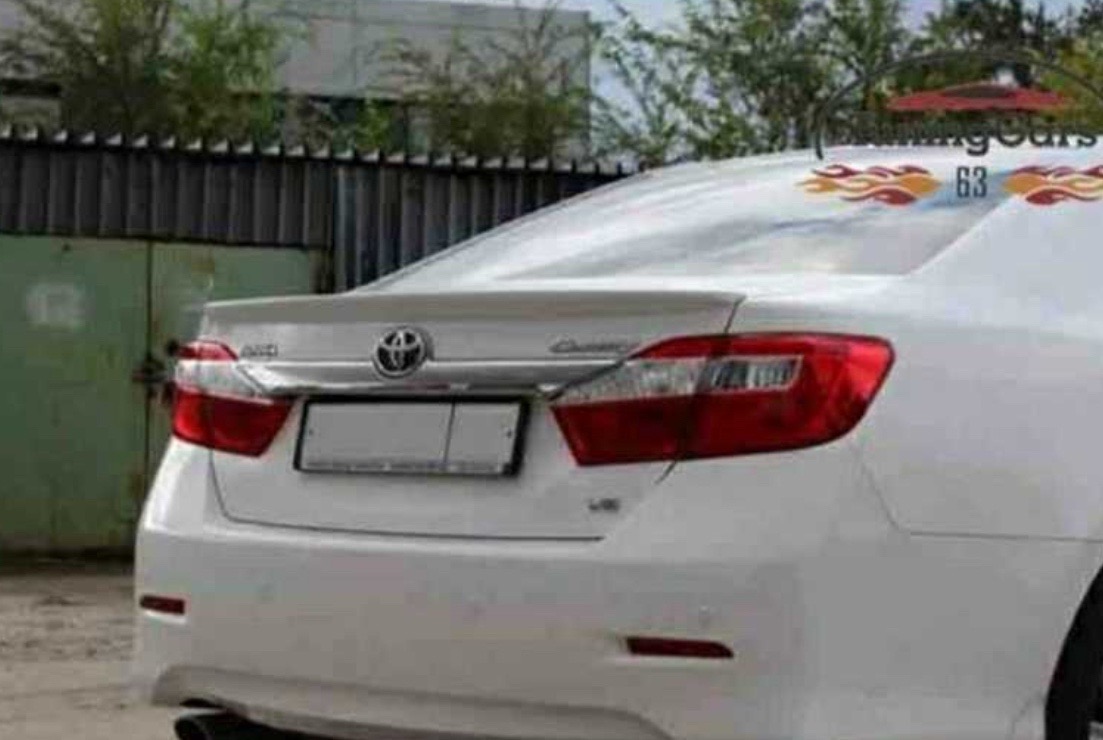 Спойлер багажа от Toyota Camry 3, Душанбе