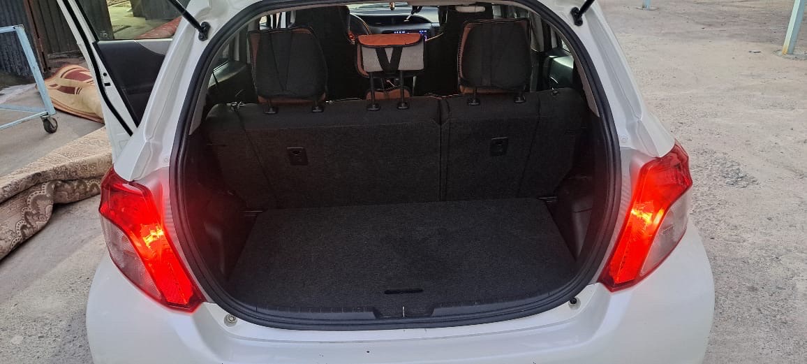 Toyota Vitz, 2014, Турсунзаде