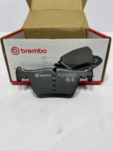 Тормозные колодки задние Brembo — фото 1 из 3