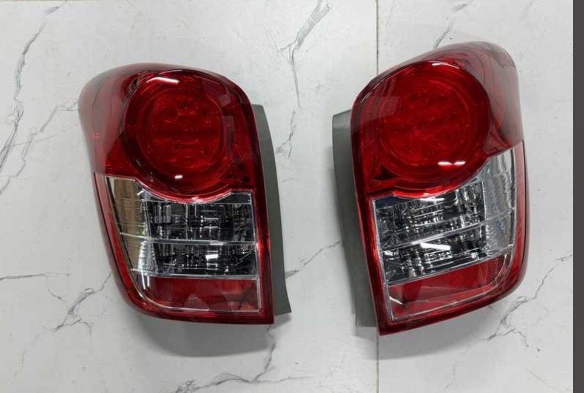Задние стоп фары на Toyota Fielder, Душанбе