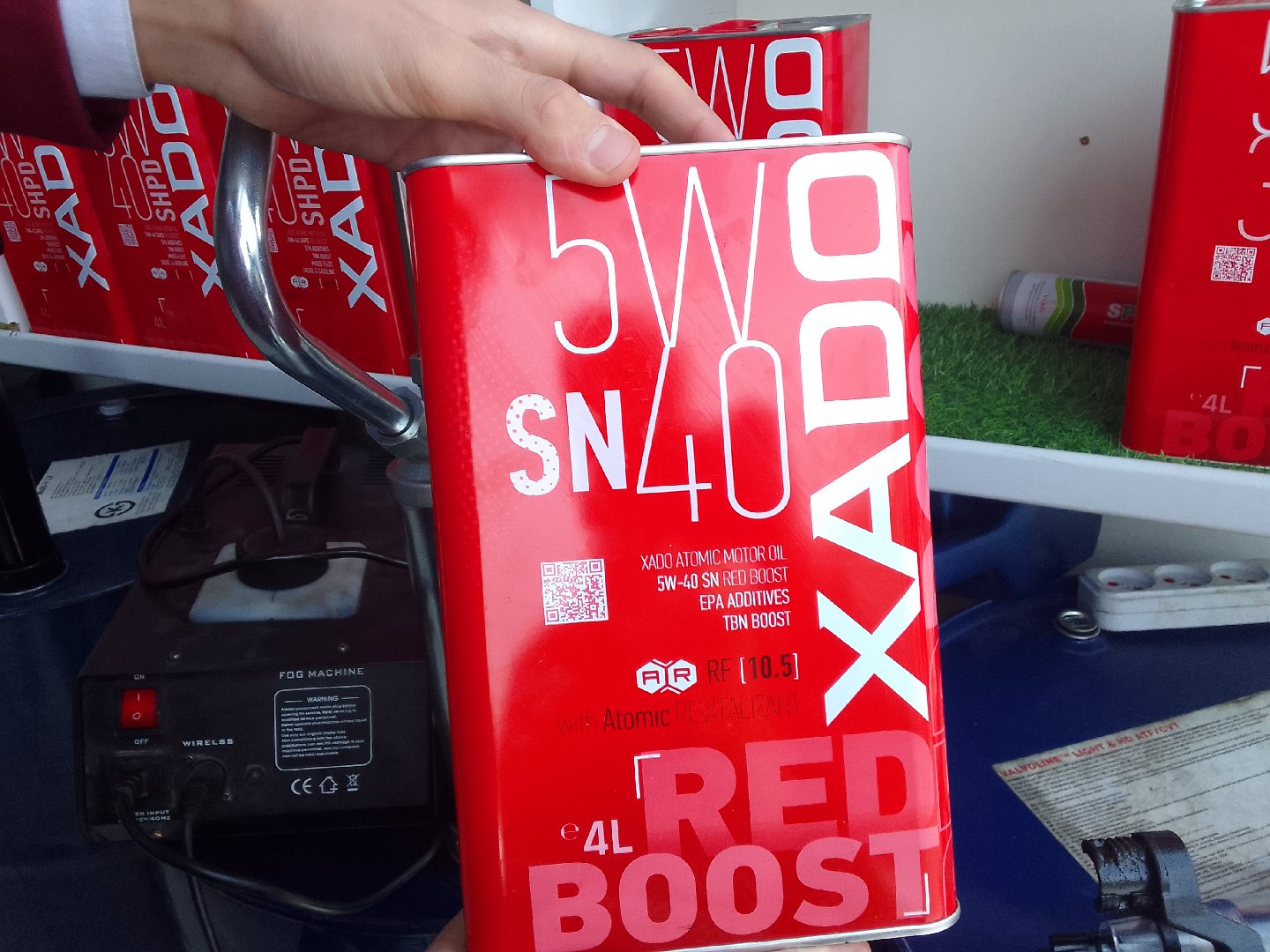 Ин равгвни XADO Atomik Oil 5w 40 sn Red Boost мебошад, Душанбе