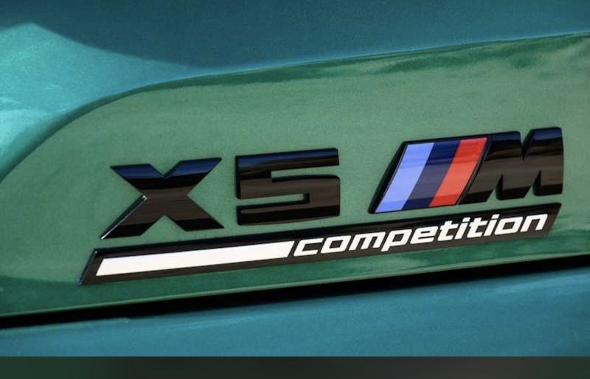 Эмблема X5M Competition, Душанбе