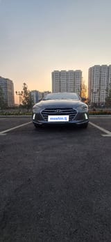 Hyundai Elantra 2017 — фото 1 из 2