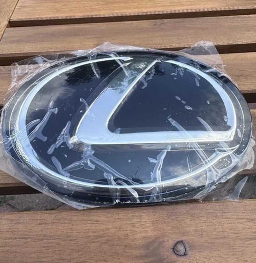 Передний знак от Lexus RX, Душанбе