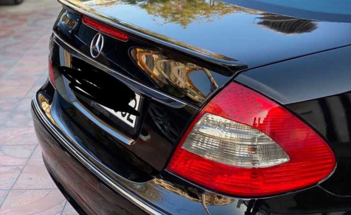 Спойлер багажа на Mercedes Benz W211, Душанбе
