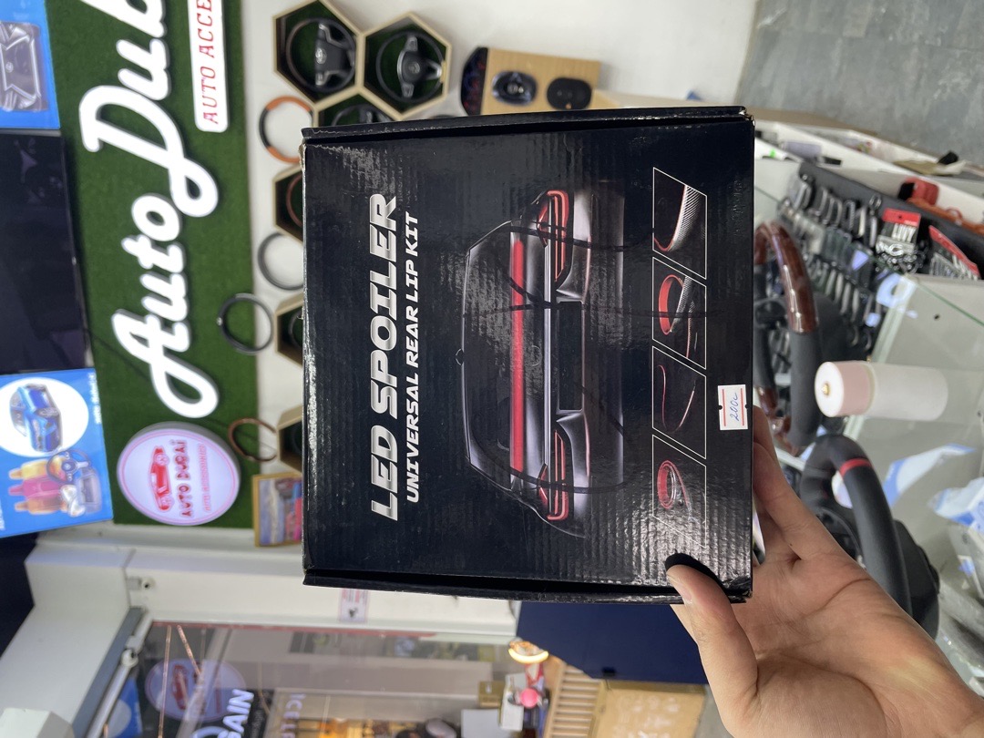 Универсальный гибкий LED-спойлер с подсветкой (Universal Rear Lip Kit), Душанбе