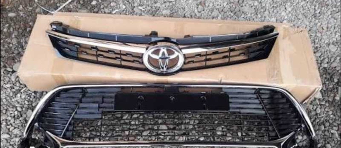 Облицовка и решетка от Toyota Camry 5 exclusive, Душанбе