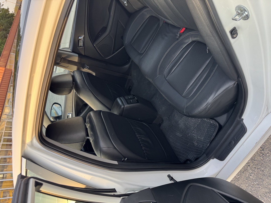Kia K5, 2011, Исфара