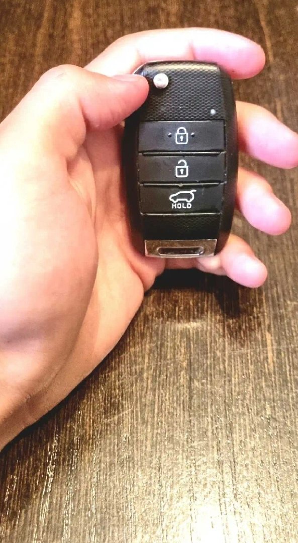Ключ Kia Sorento UM с 2015 года выкидной с чипом 6F-60, Душанбе