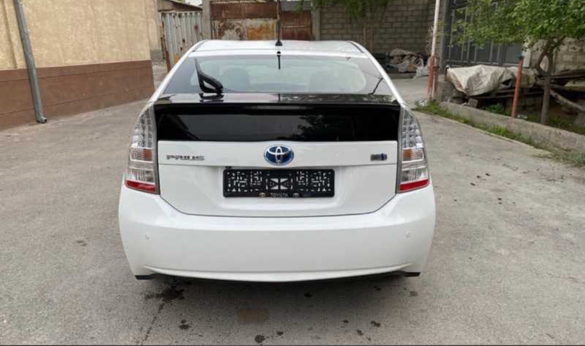 Заднее стекло от Toyota Prius, Душанбе