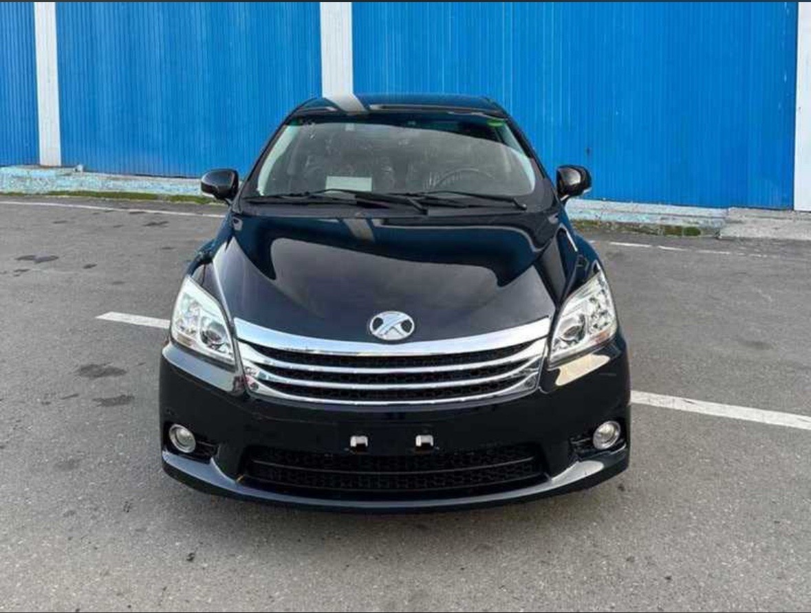 Лобовое стекло на Toyota Mark X Zio, Душанбе