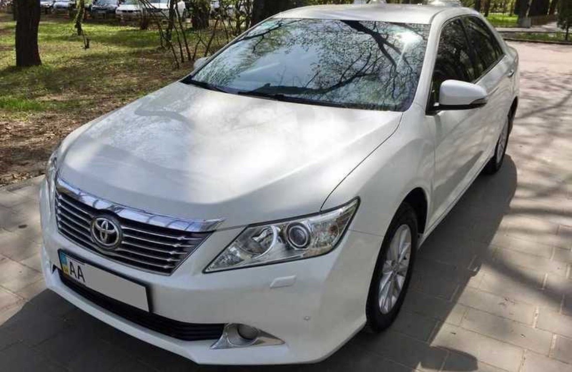 Лобовое стекло на Toyota Camry 4, Душанбе