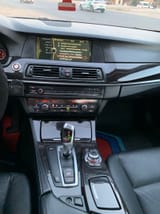 BMW 5 series 2011 — фото 8 из 10