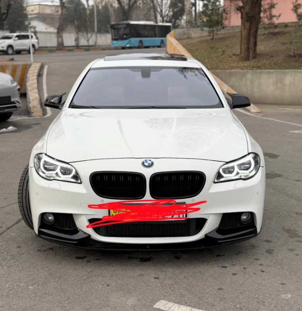 Губа от BMW M F 10, Душанбе