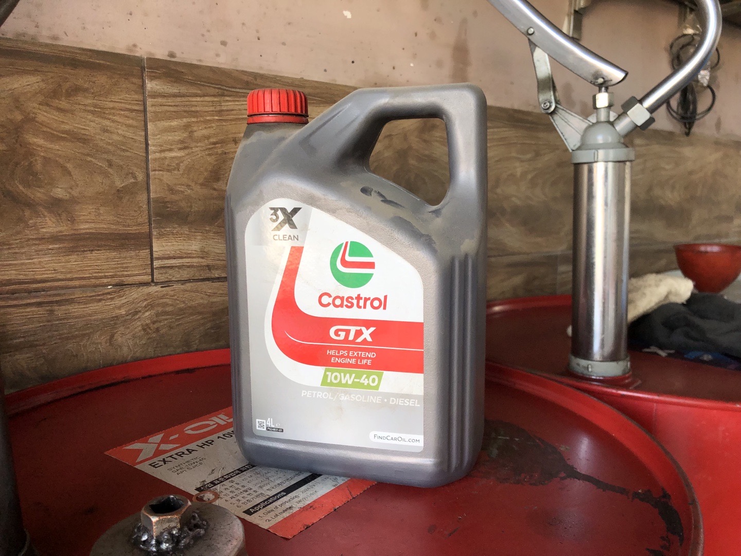моторное масло Castrol GTX 10W-40, Душанбе