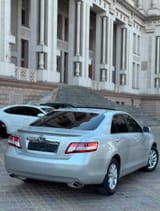 Toyota Camry 2010 — фото 2 из 10
