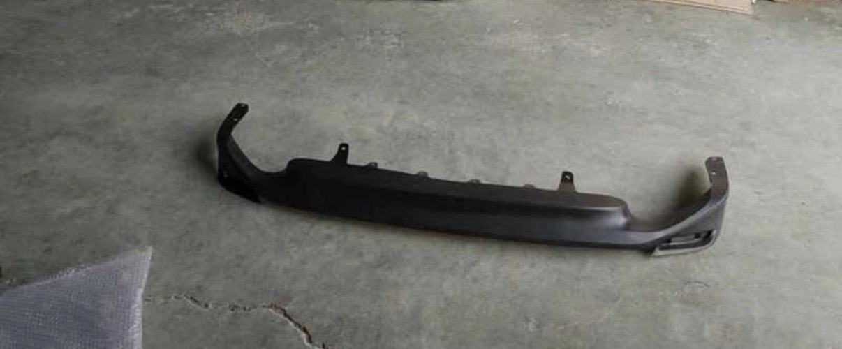 Накладка на задний бампер от Toyota Camry 6, Душанбе