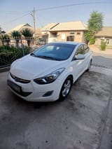 Hyundai Elantra 2012 — фото 2 из 5