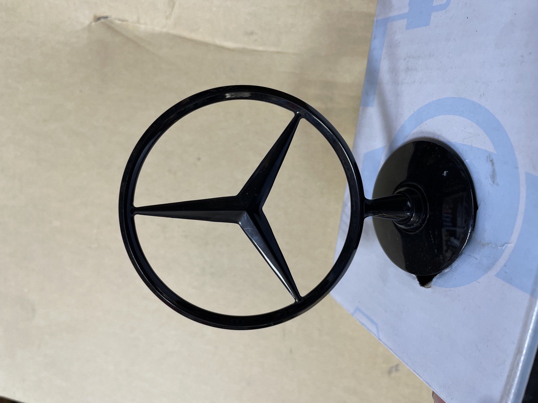 эмблема на капот на Mercedes Benz, Душанбе