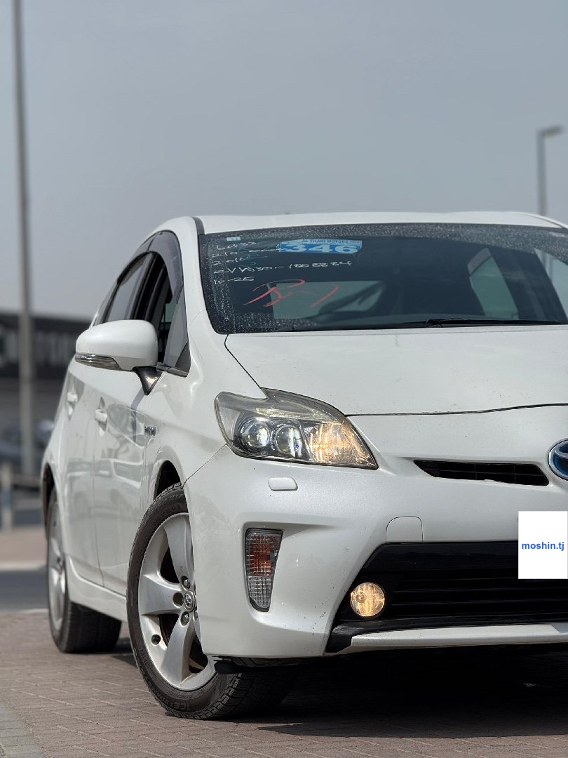 Toyota Prius 2014 — фото 12 из 14