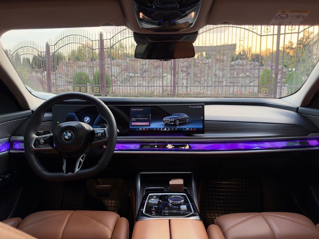 BMW 7 series 2023 — фото 9 из 11