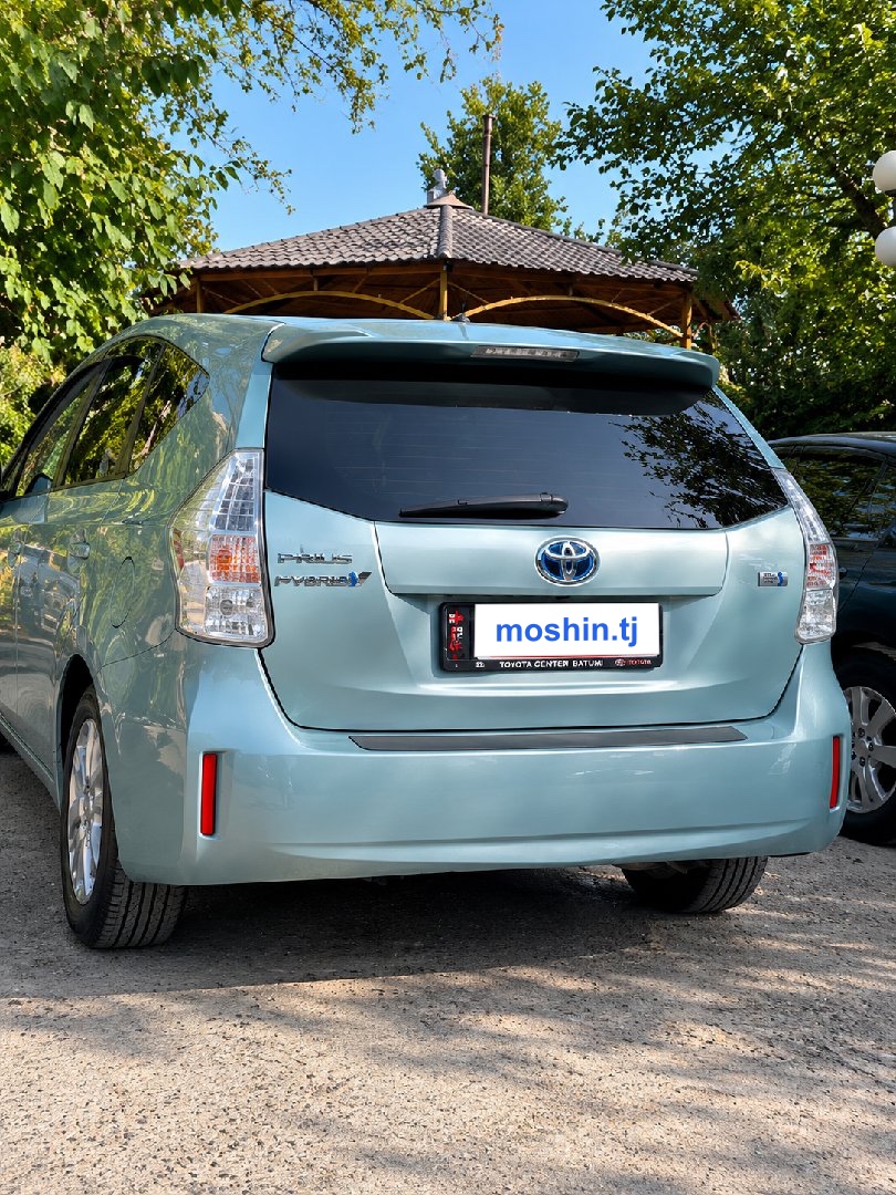Toyota Prius 2015 — фото 2 из 7