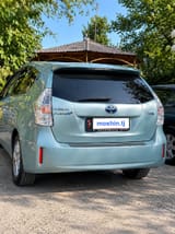 Toyota Prius 2015 — фото 2 из 7
