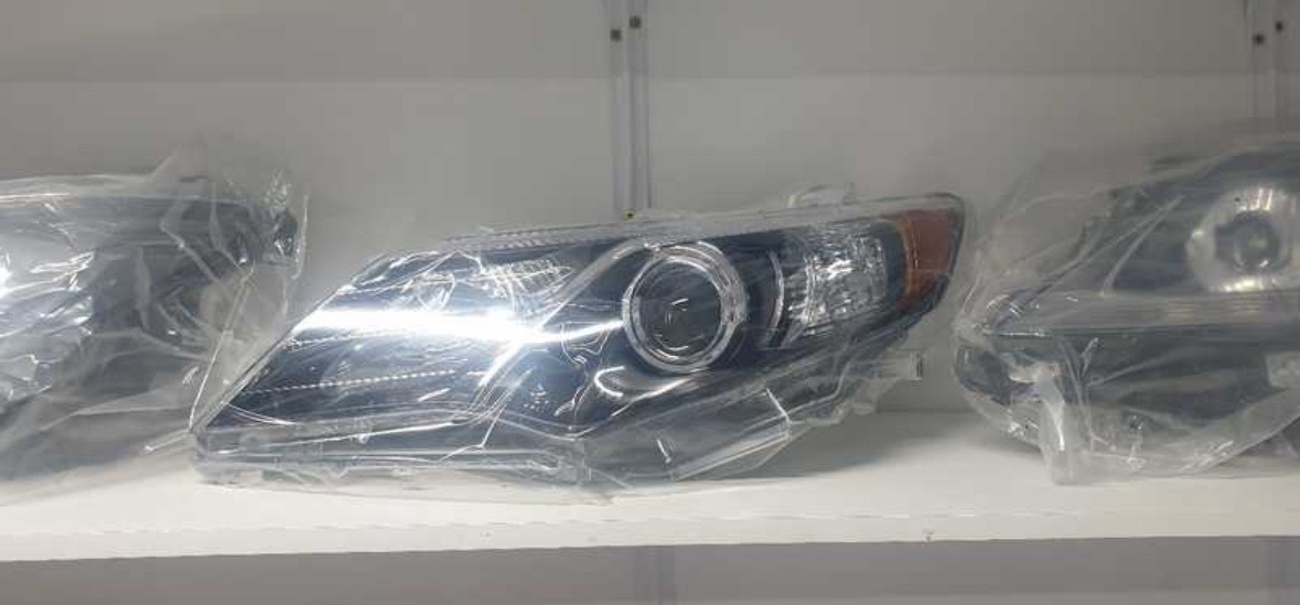 Передние фары SE на Toyota Camry 3, Душанбе