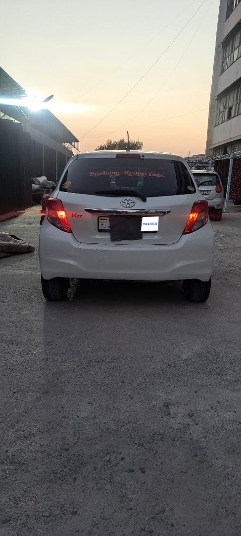 Toyota Vitz, 2014, Турсунзаде