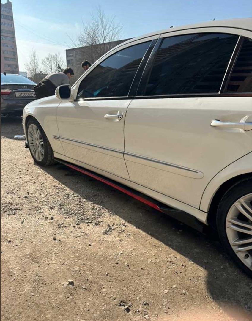 Универсальнын пороги на Mercedes Benz W211, Душанбе