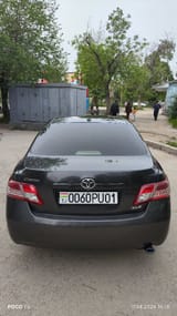 Toyota Camry 2011 — фото 2 из 10