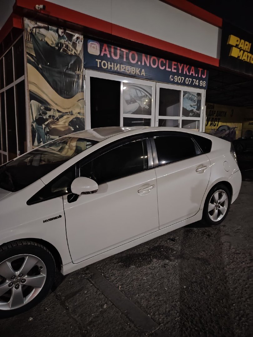 Toyota Prius 2014 — фото 10 из 14