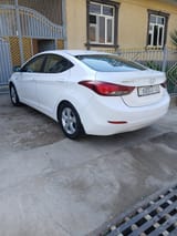 Hyundai Elantra 2012 — фото 3 из 5