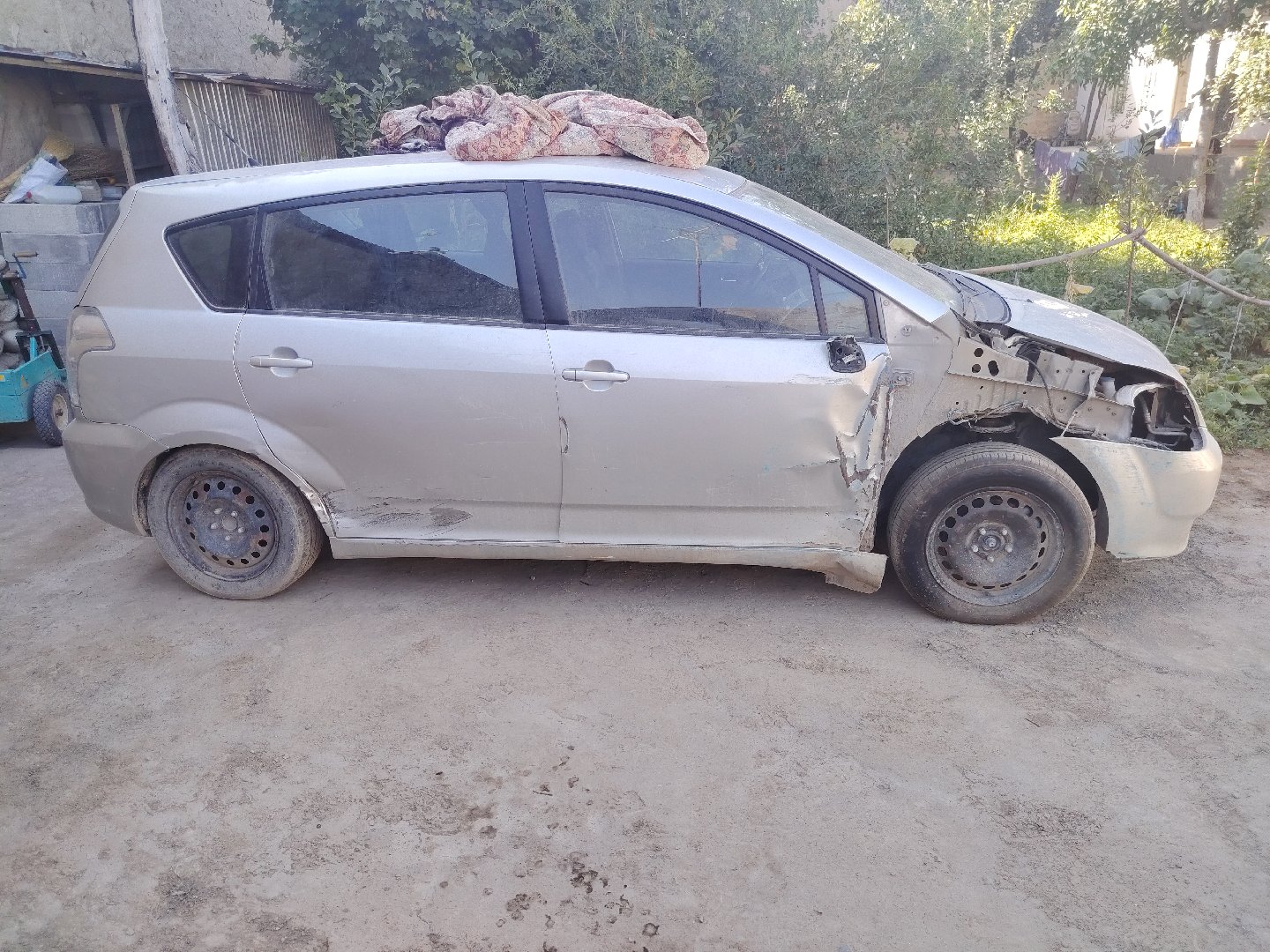 Toyota Corolla Verso, 2006, Исфара