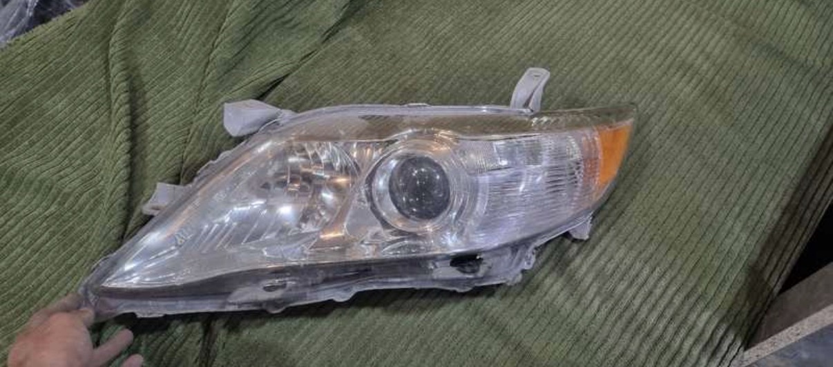 Передняя левая фара от Toyota Camry 2, Душанбе