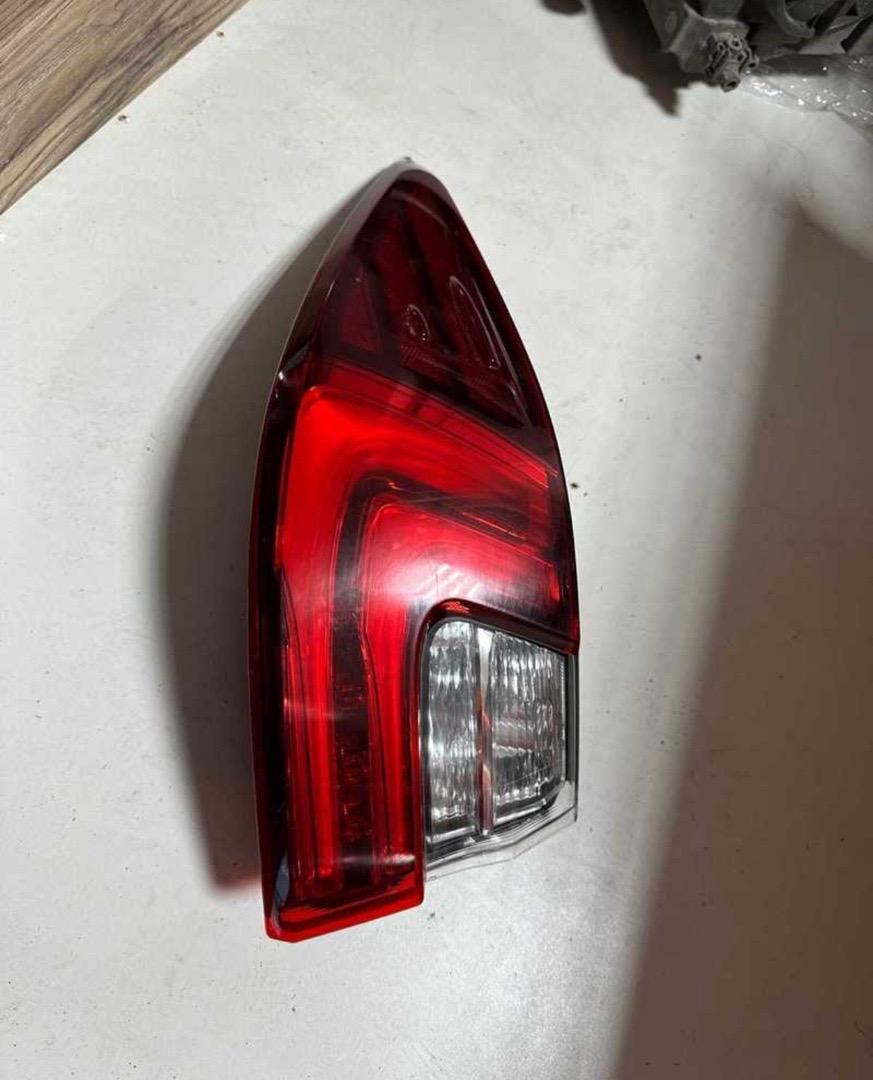 Задняя Фара На Lexus ES, Душанбе