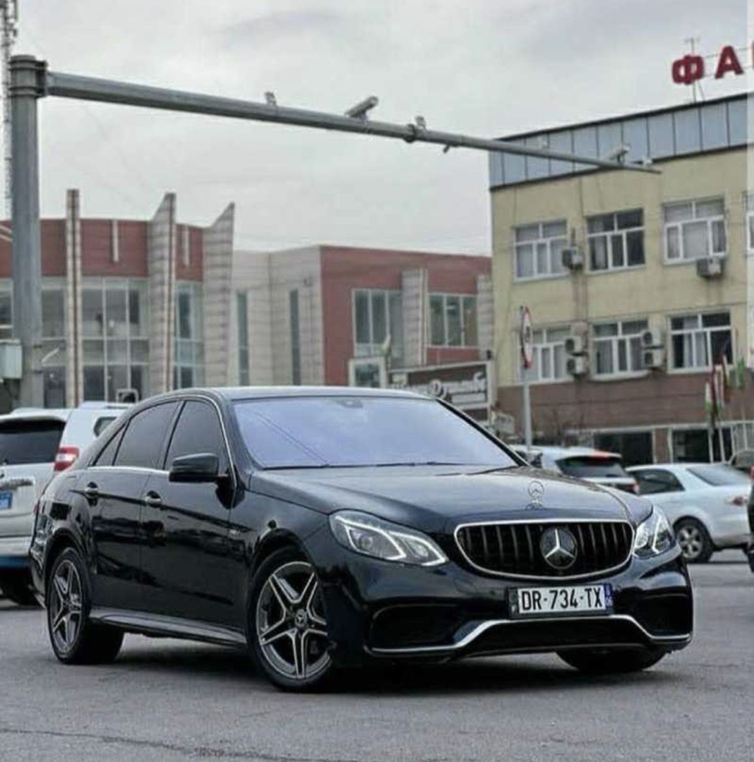 Фиолетовое стекло для Mercedes-Benz W212, Душанбе