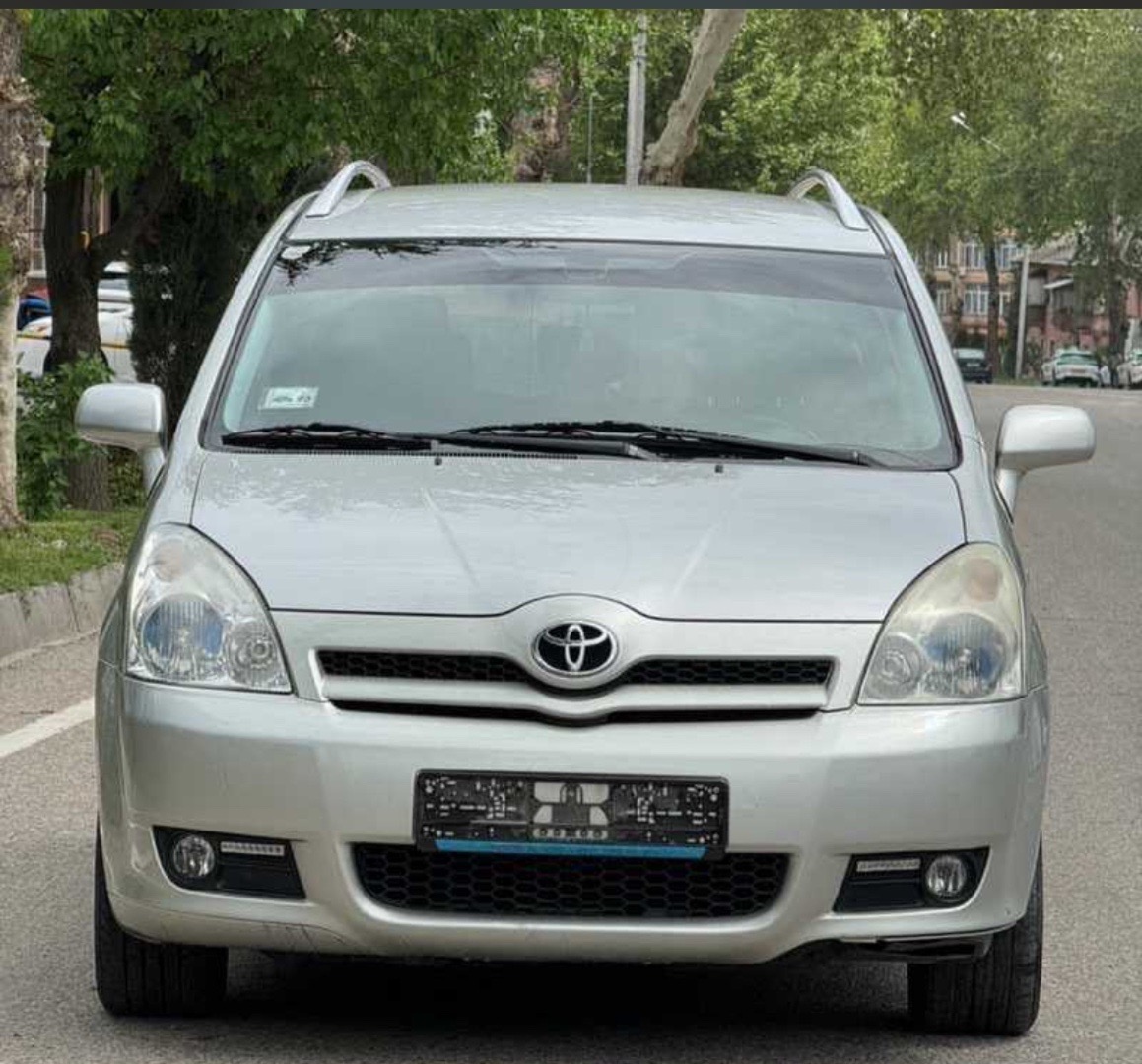 Лобовое стекло на Toyota Verso, Душанбе