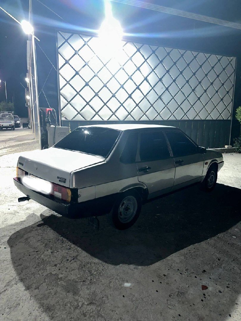 Lada 21099