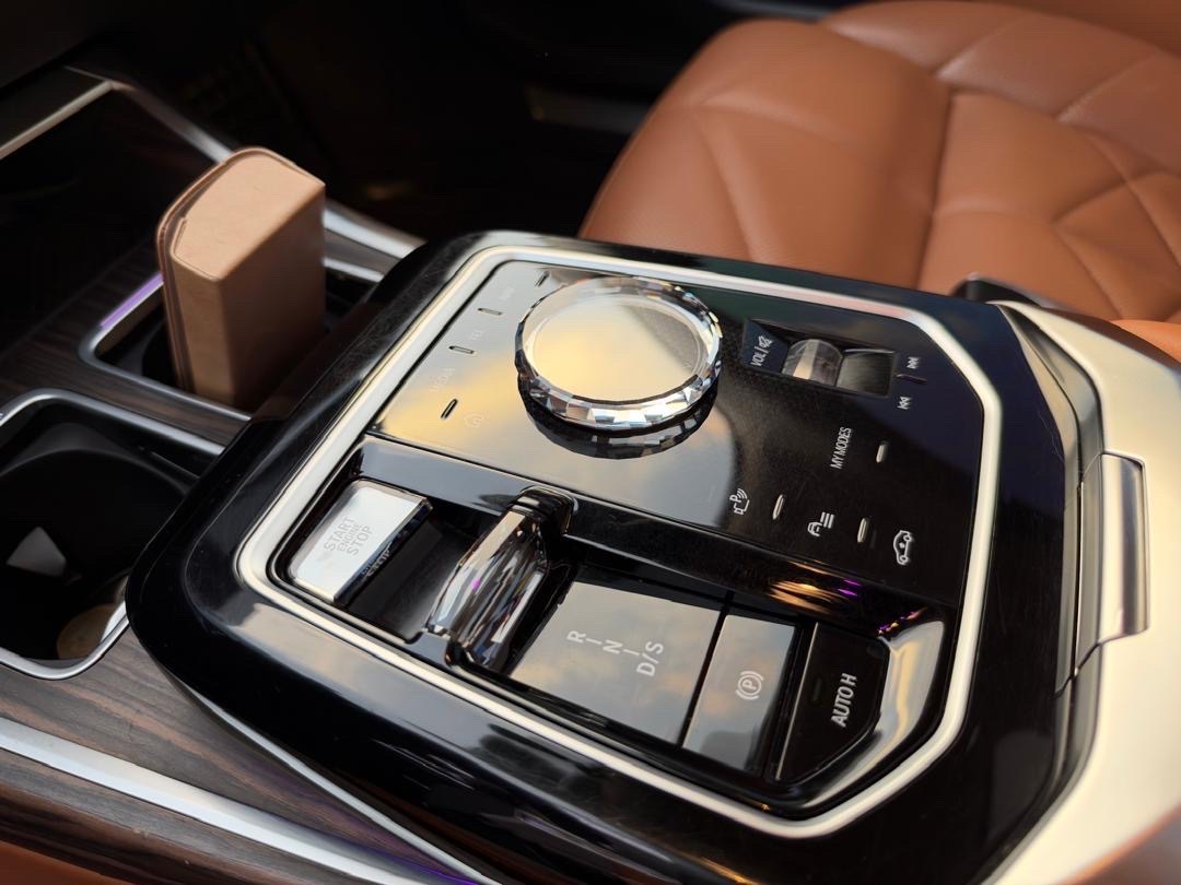 BMW 7 series 2023 — фото 7 из 11