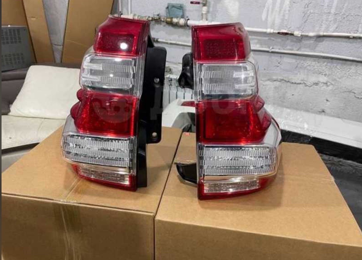Задние стопы фонари на Toyota Prado, Душанбе